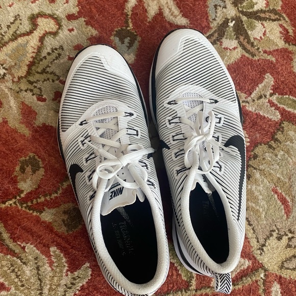 Nike Training Shoes - Picture 2 of 3